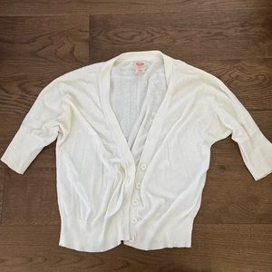 3/4 sleeved cardigan, white. Size XS. Great for layering!